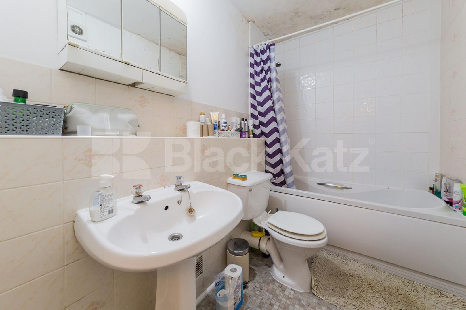 Located close to a station this 2 bed offer fantastic views of East london Pemberton Gardens, Holloway